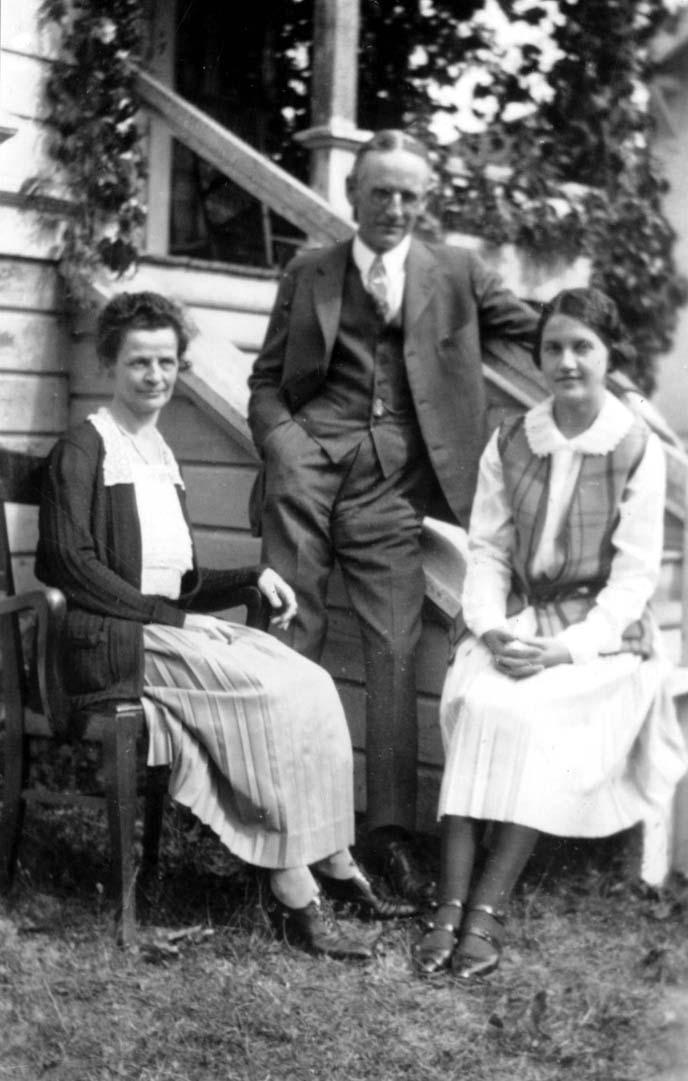 Foto of Nellie Kimball Family