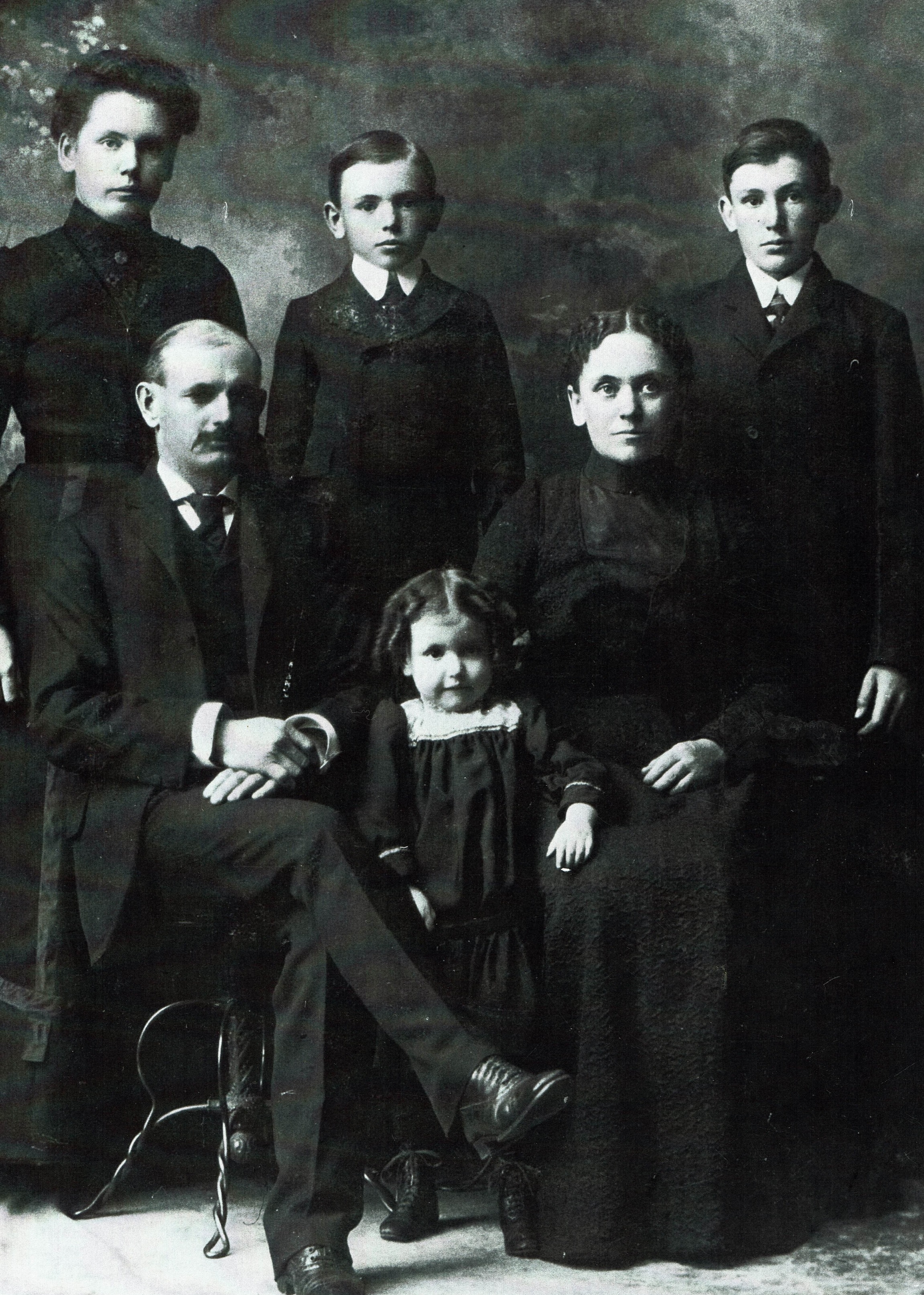 photo of Herbert C. Hughey family circa 1903