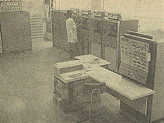 Photo of the IBM 360 Model 40 computer