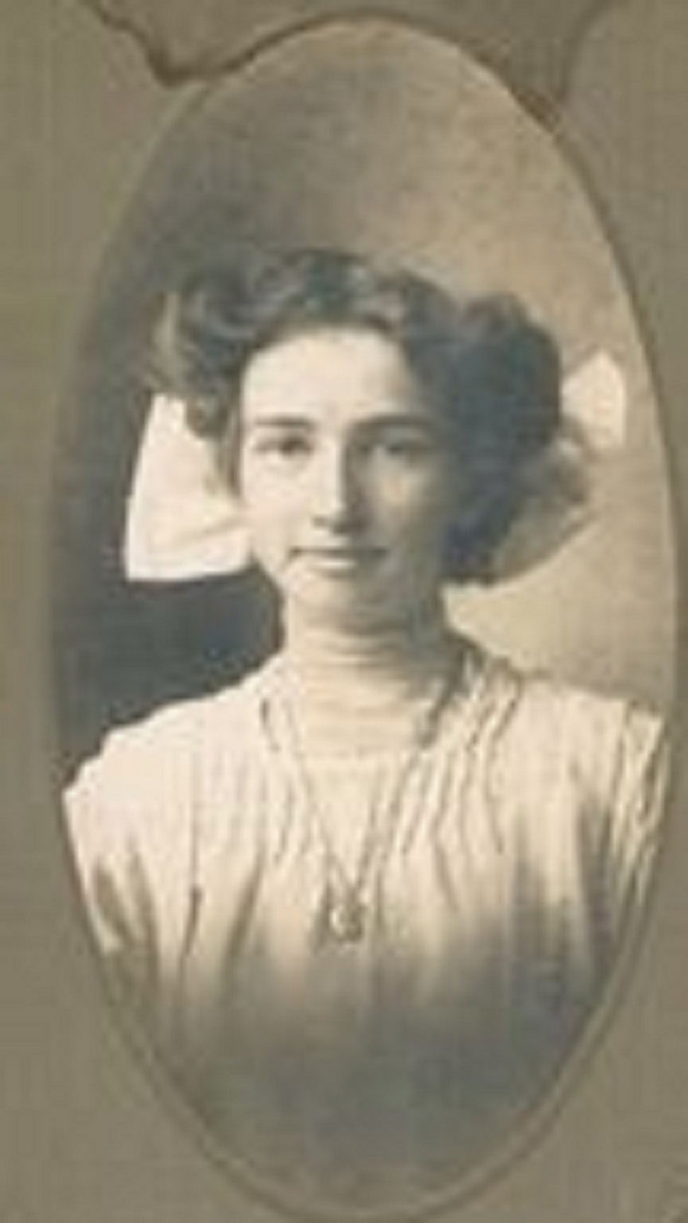 Photo of Jessica HOYT Thompson circa 1915